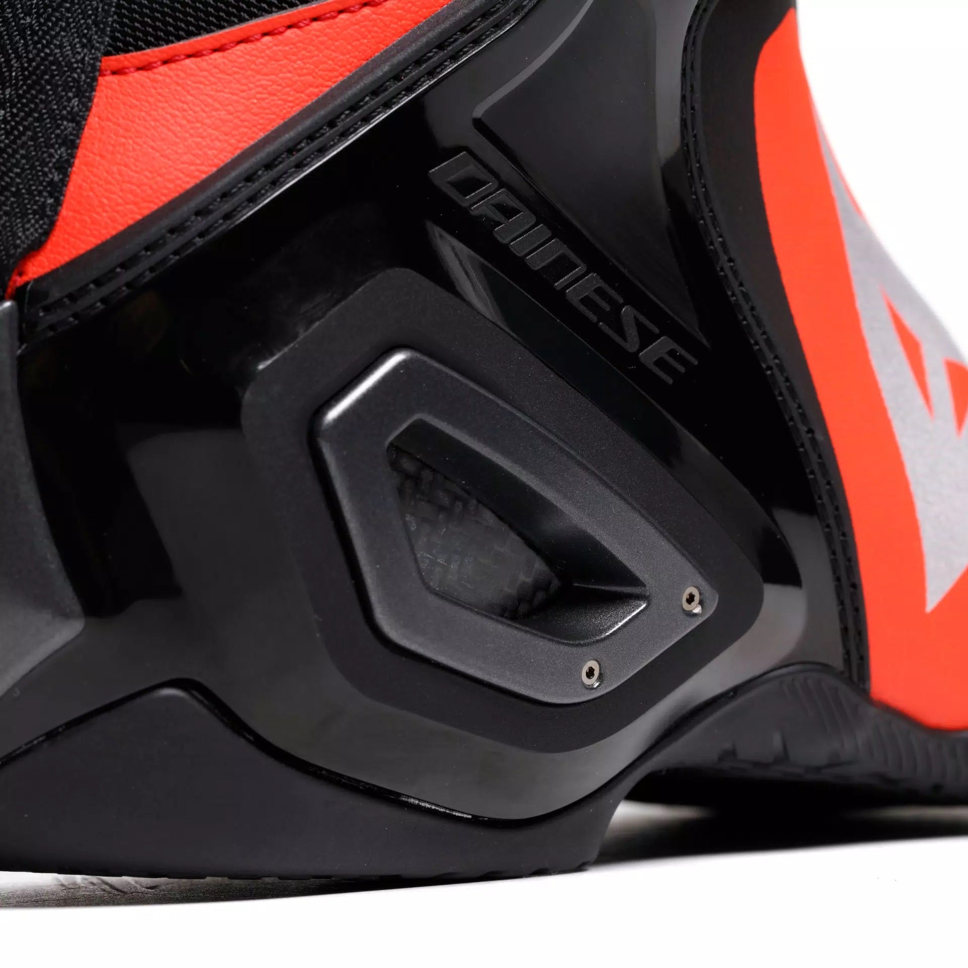 Dainese Axial 2 Botas de motocicletas de carreras y calles | Hombres | Negro/rojo | 20179000526280