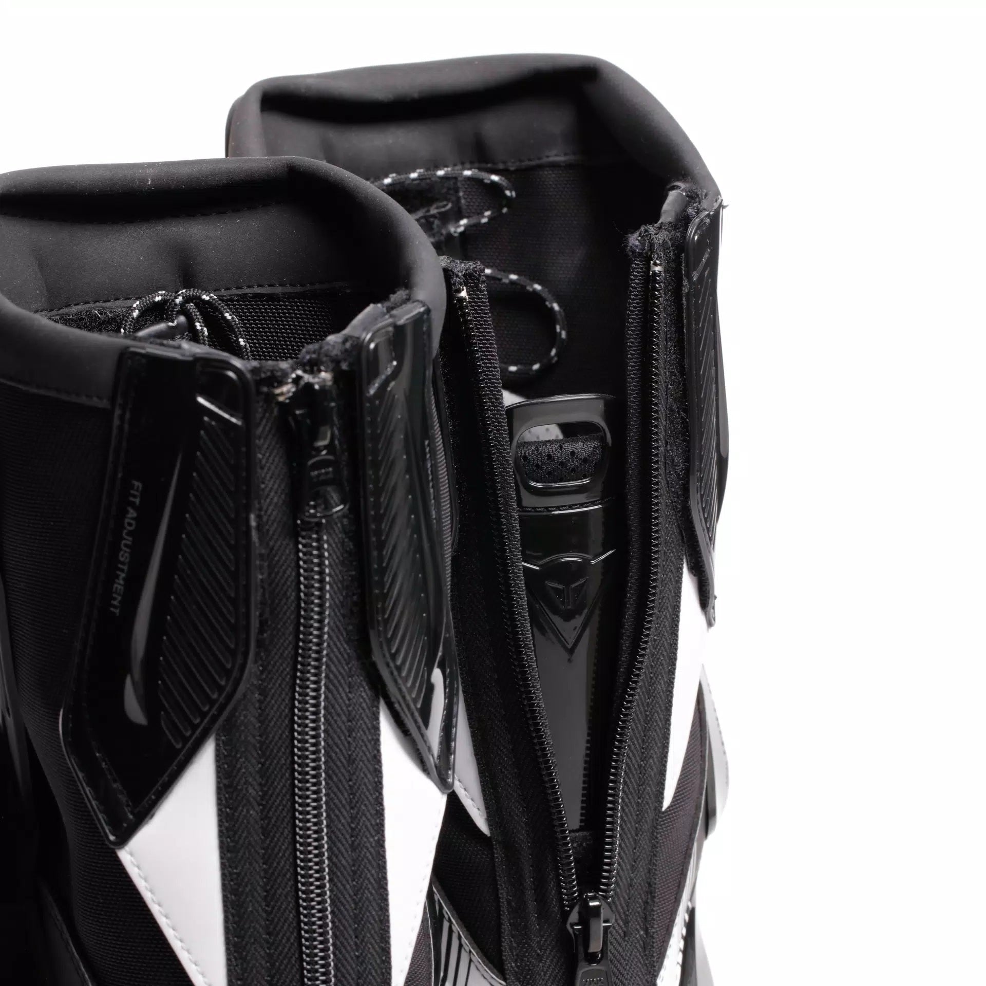 Dainese Torque 4 carreras aéreas y carreteras Botas de motocicletas Summer | Hombres | Negro/Blanco/Rojo | 2017900086n3200