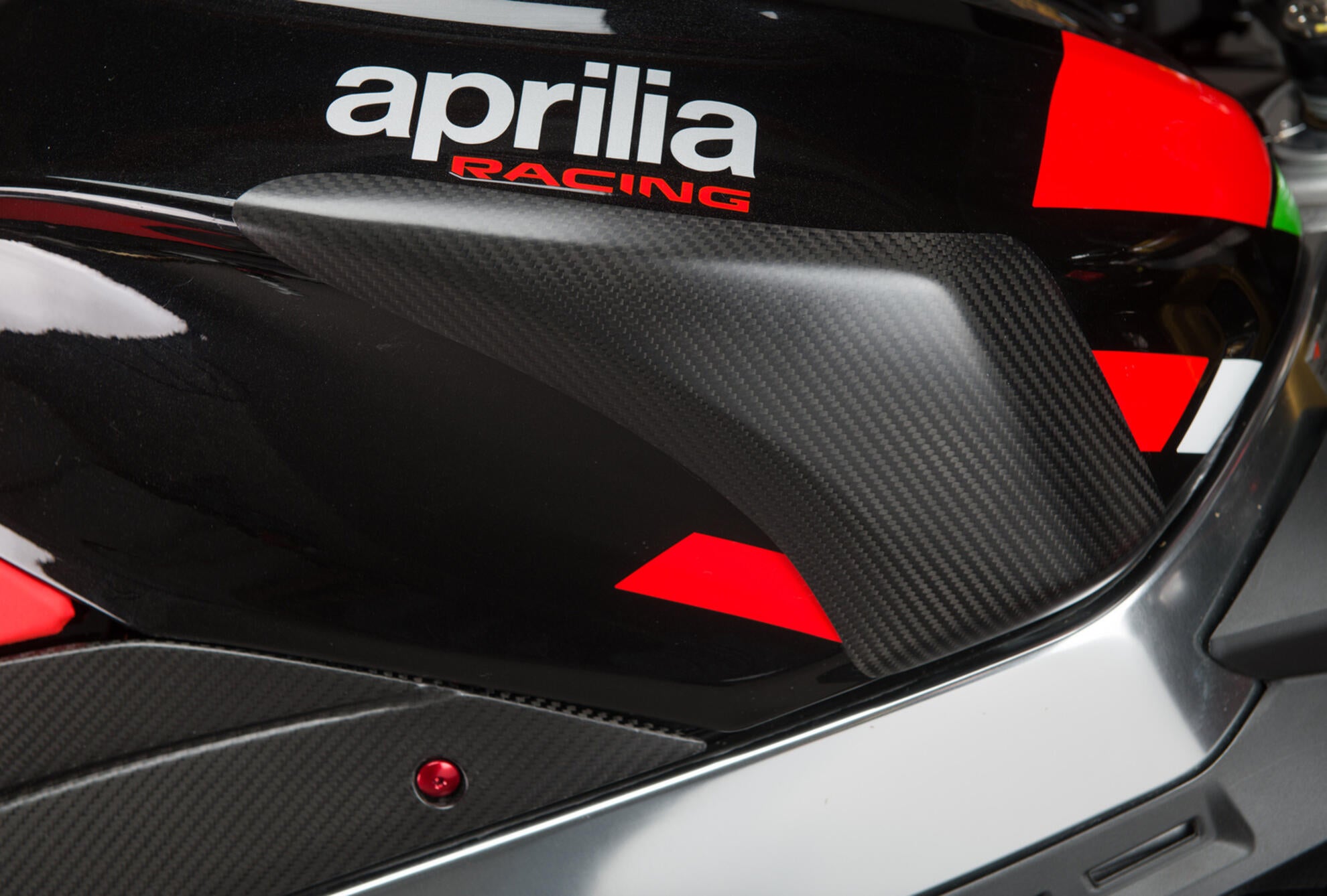 Protectores de protección de tanques Carbon Lightech Aprilia RSV4/RR/1100 Factory (21-25) CARA2090