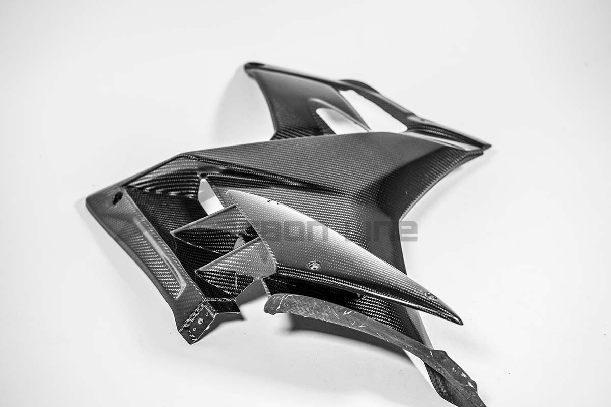 Side part on the left 200g AP carbon line Aprilia RSV4/RR/1100 Factory (21-25)