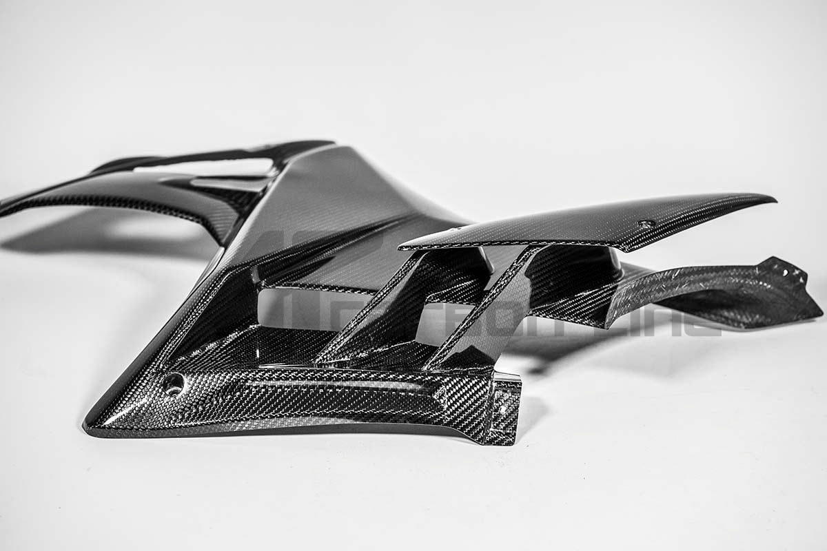 Side part on the left 200g AP carbon line Aprilia RSV4/RR/1100 Factory (21-25)
