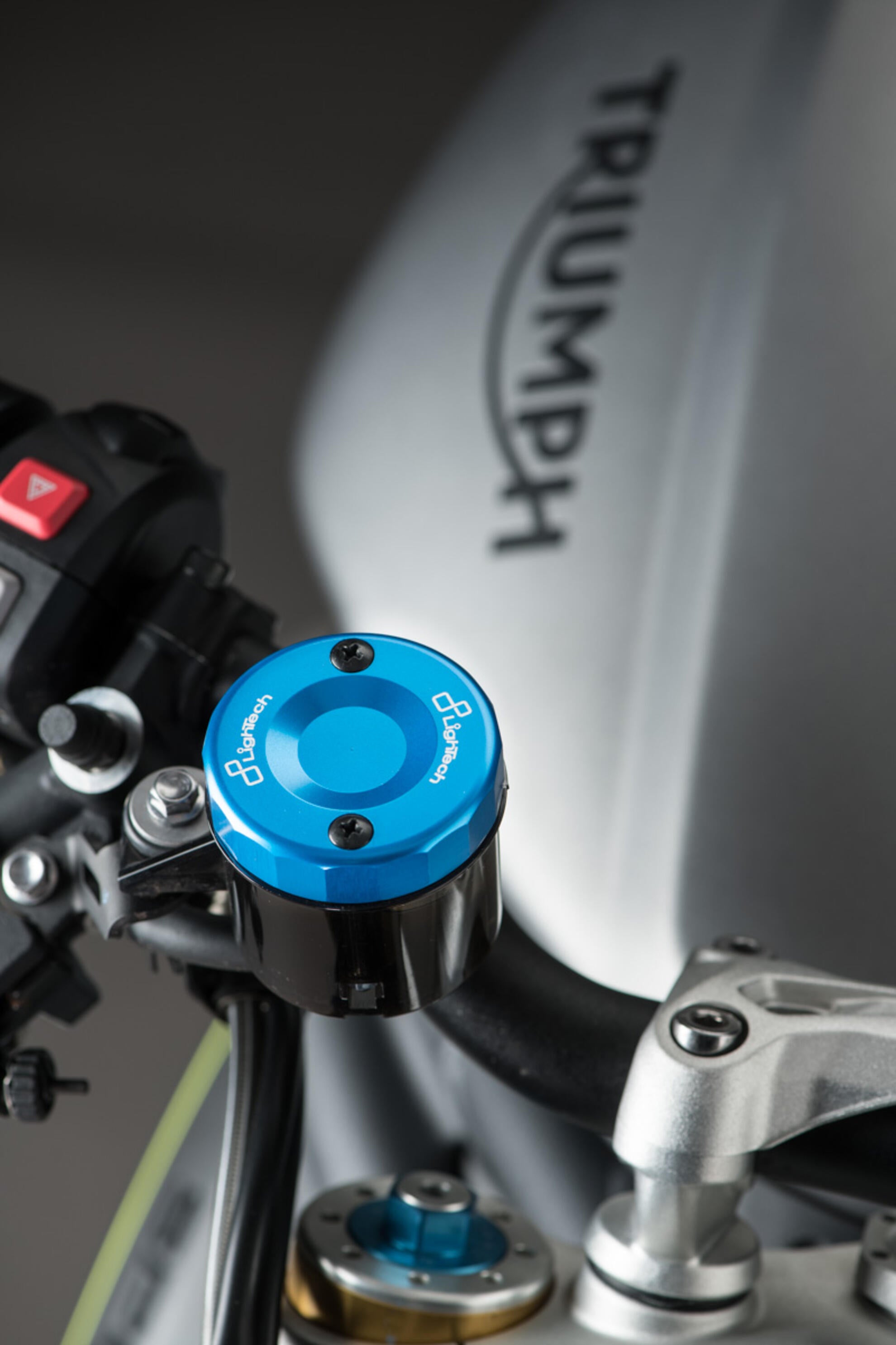 Tapa del contenedor de compensación en la tecnología frontal Ducati Panigale 959 (16-19) FBC04