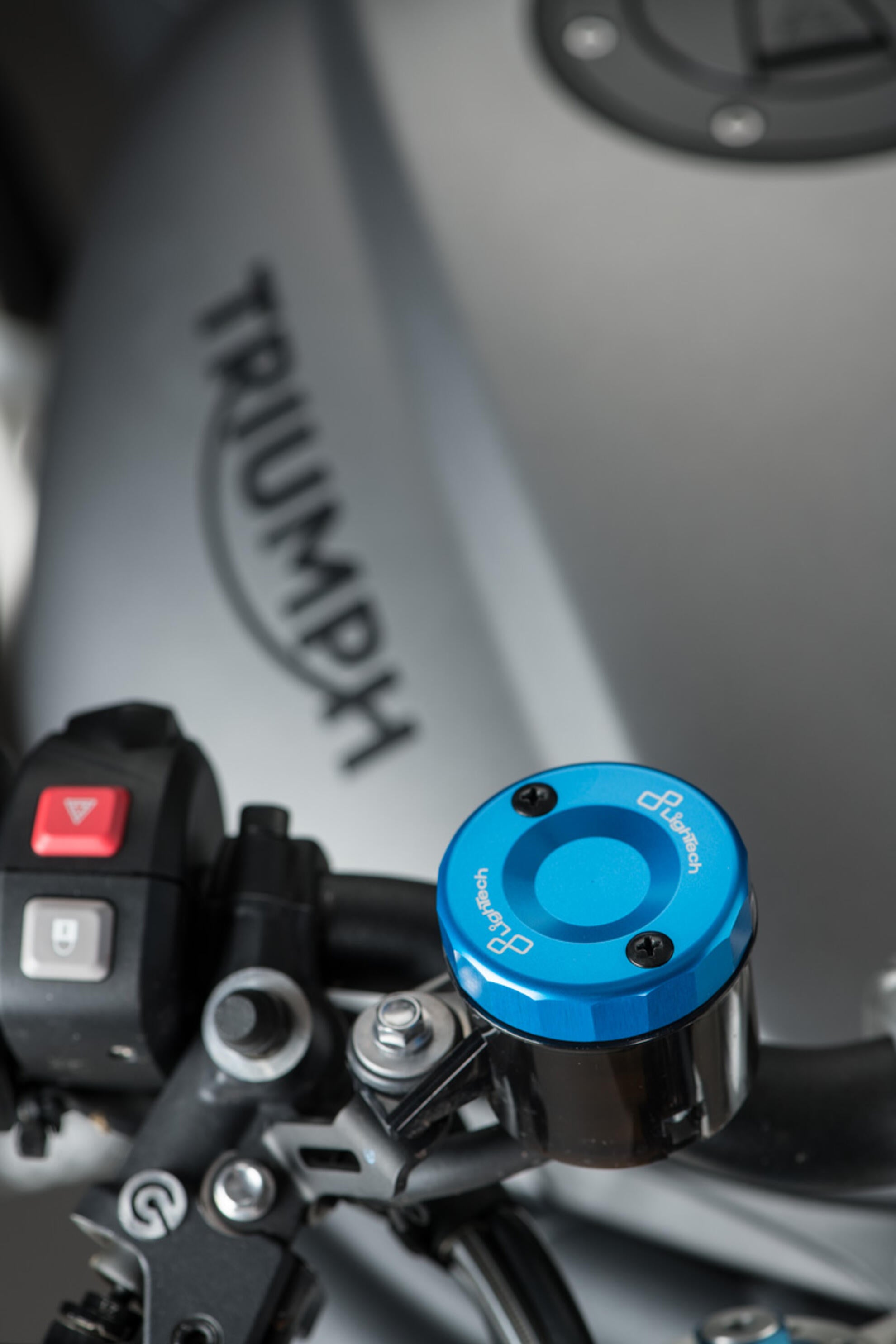 Tapa del contenedor de compensación en la tecnología frontal Ducati Panigale 959 (16-19) FBC04