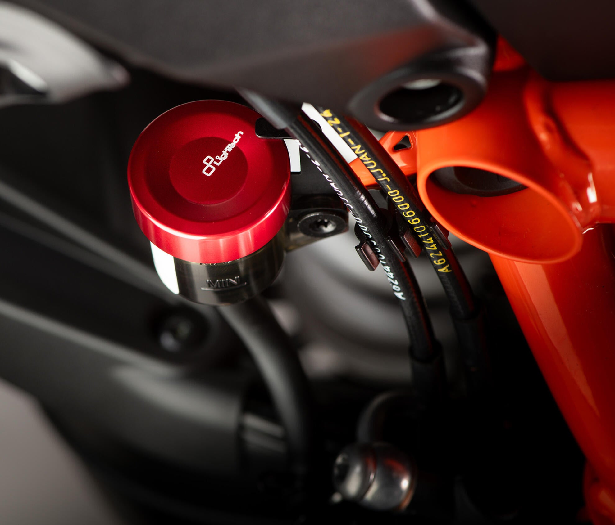 Tapa del contenedor de compensación en la tecnología de luz trasera Ducati Panigale V4/S/R (20-24) FBC27