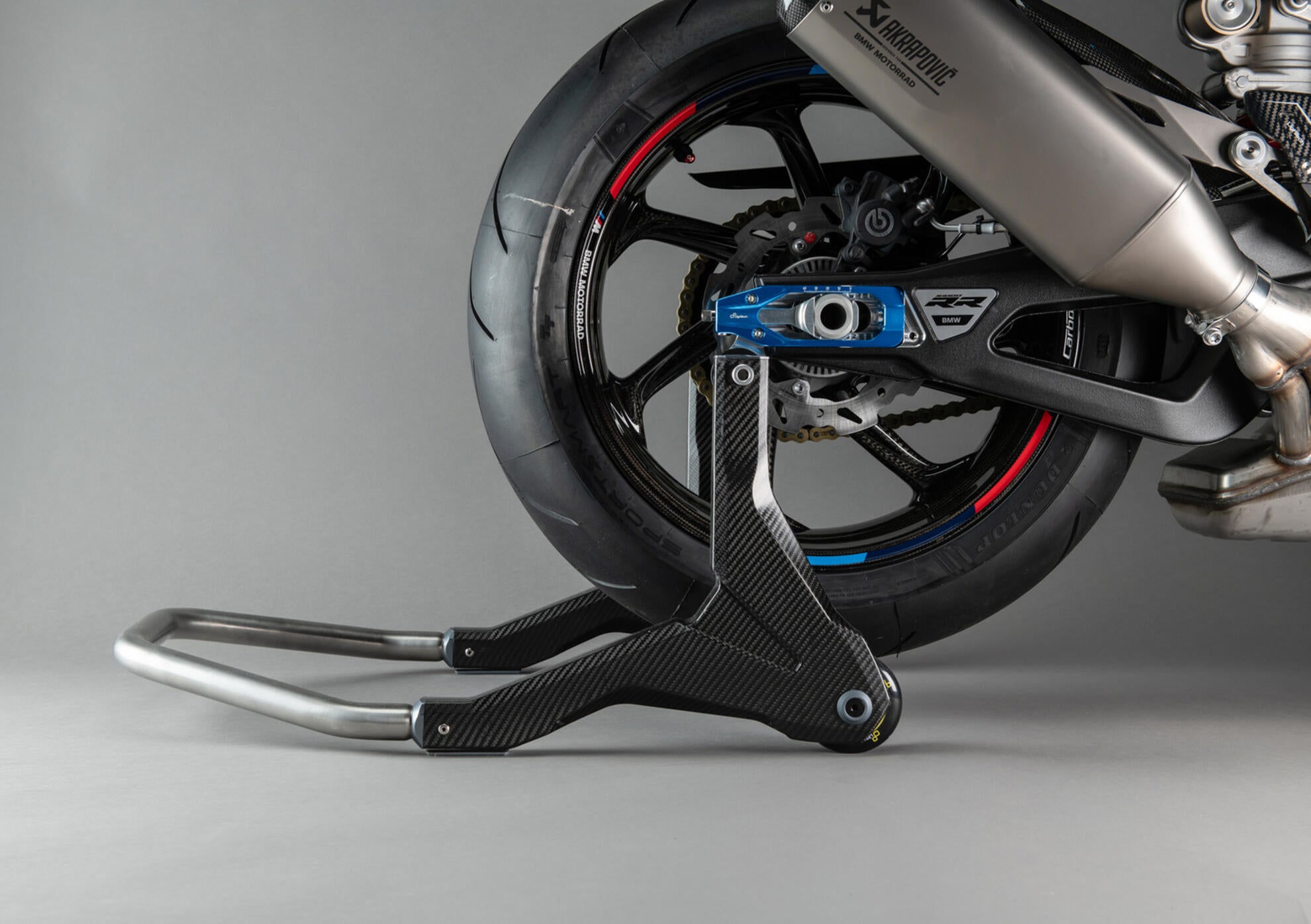 Carbon rear wheel stand Lighteech Ducati Panigale V4/S (2025) with rolling RSC004R