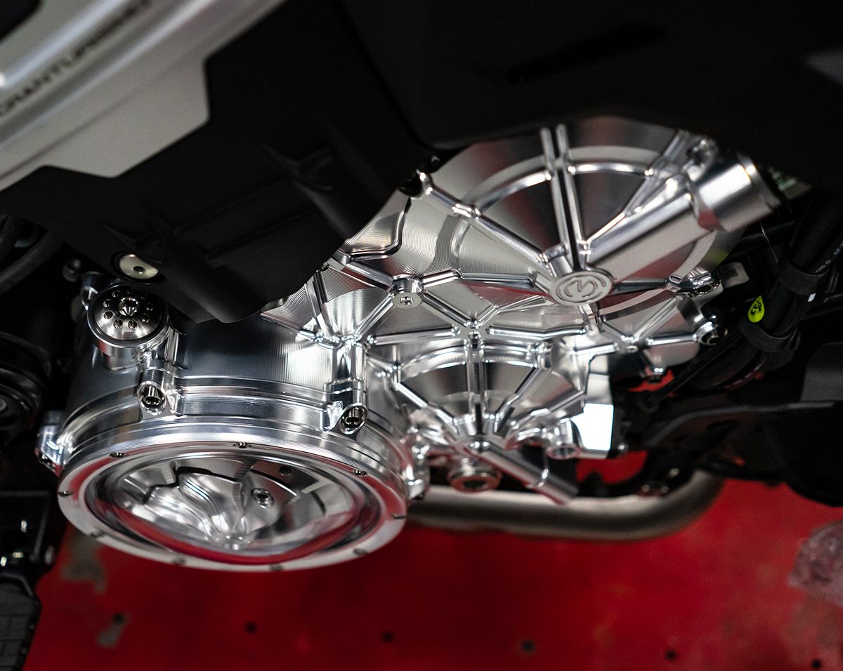 Motor de aluminio alojamiento a la derecha con tornillos de titanio Motocorse Ducati Panigale V4/S/R (18-24)