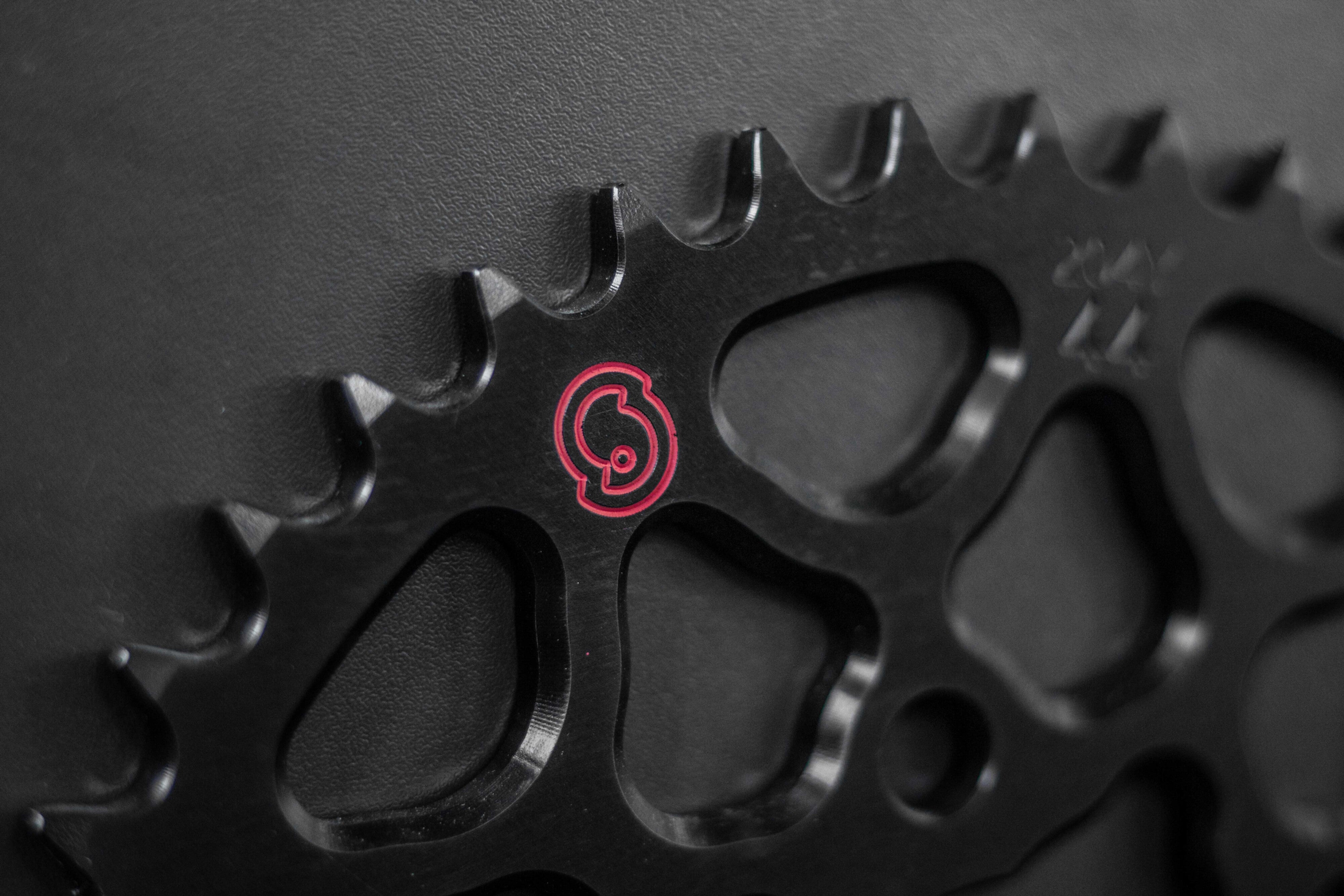 Sitta GP Rueda de cadena de aluminio BMW HP Rueda de forja HP4 y HP4 Race (204Y-HR20GP) – 37-47 dientes, división 520