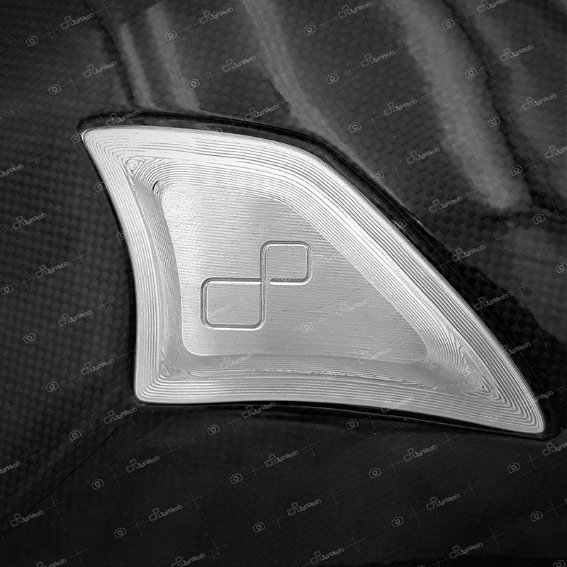Swing cover Carbon LighTech Ducati Panigale V4/S/R (18-24) CARD0860
