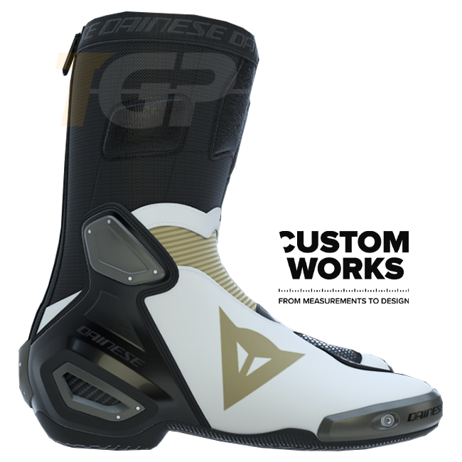 Dainese Axial 2 stivali da motociclista Racing e strada | Uomo | Perla bianco / Magnesio | Custom Works 