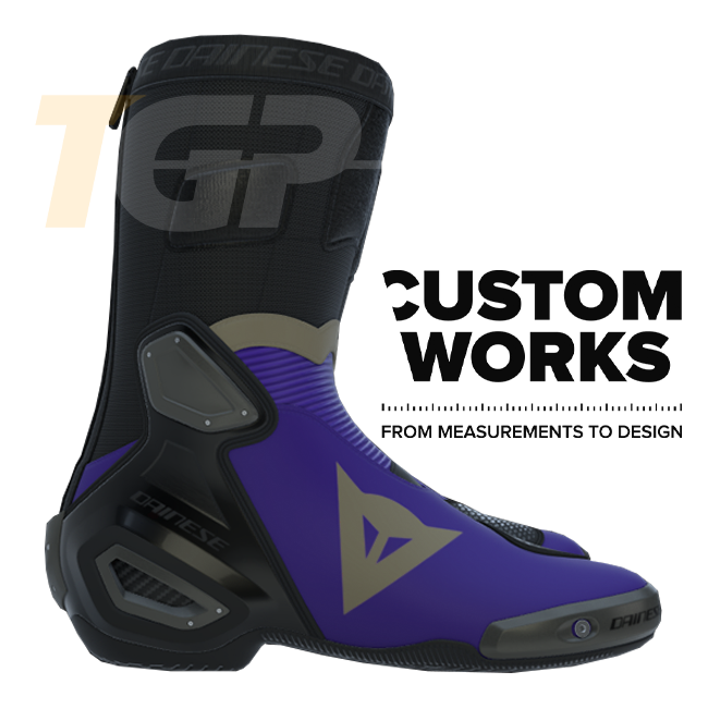 Dainese Axial 2 botas de moto de carreras y carretera | Hombre | Violeta / Magnesio | Custom Works 
