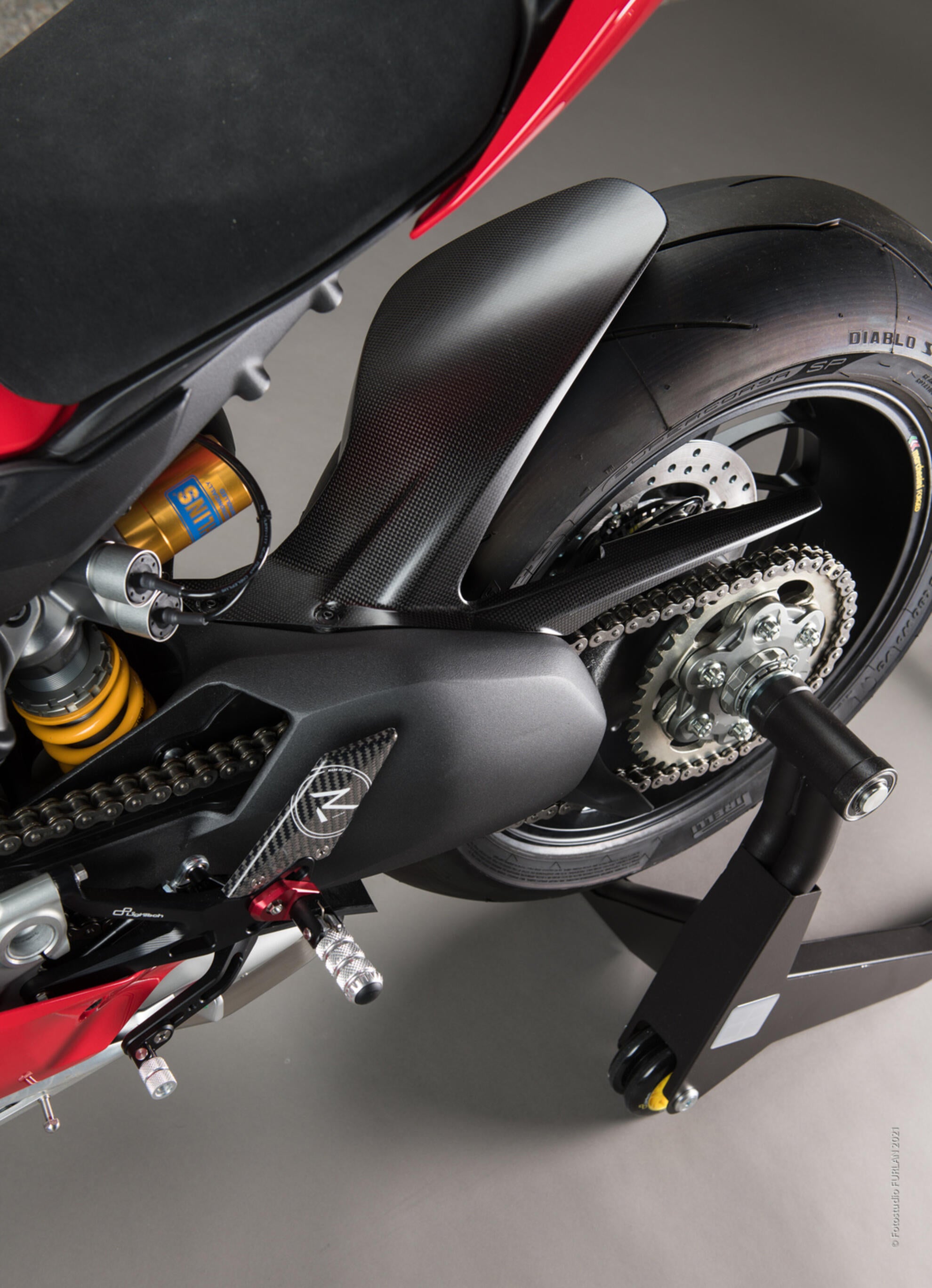 Paraurti posteriore in carbonio LighTech Ducati Panigale V4/S/R (18-24) CARD0820 