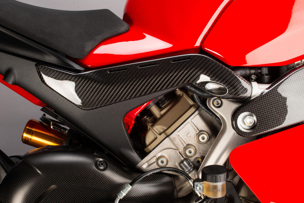 การป้องกันรถถังด้านล่าง Carbon Lightech Ducati Panigale V4/S/R (18-23)