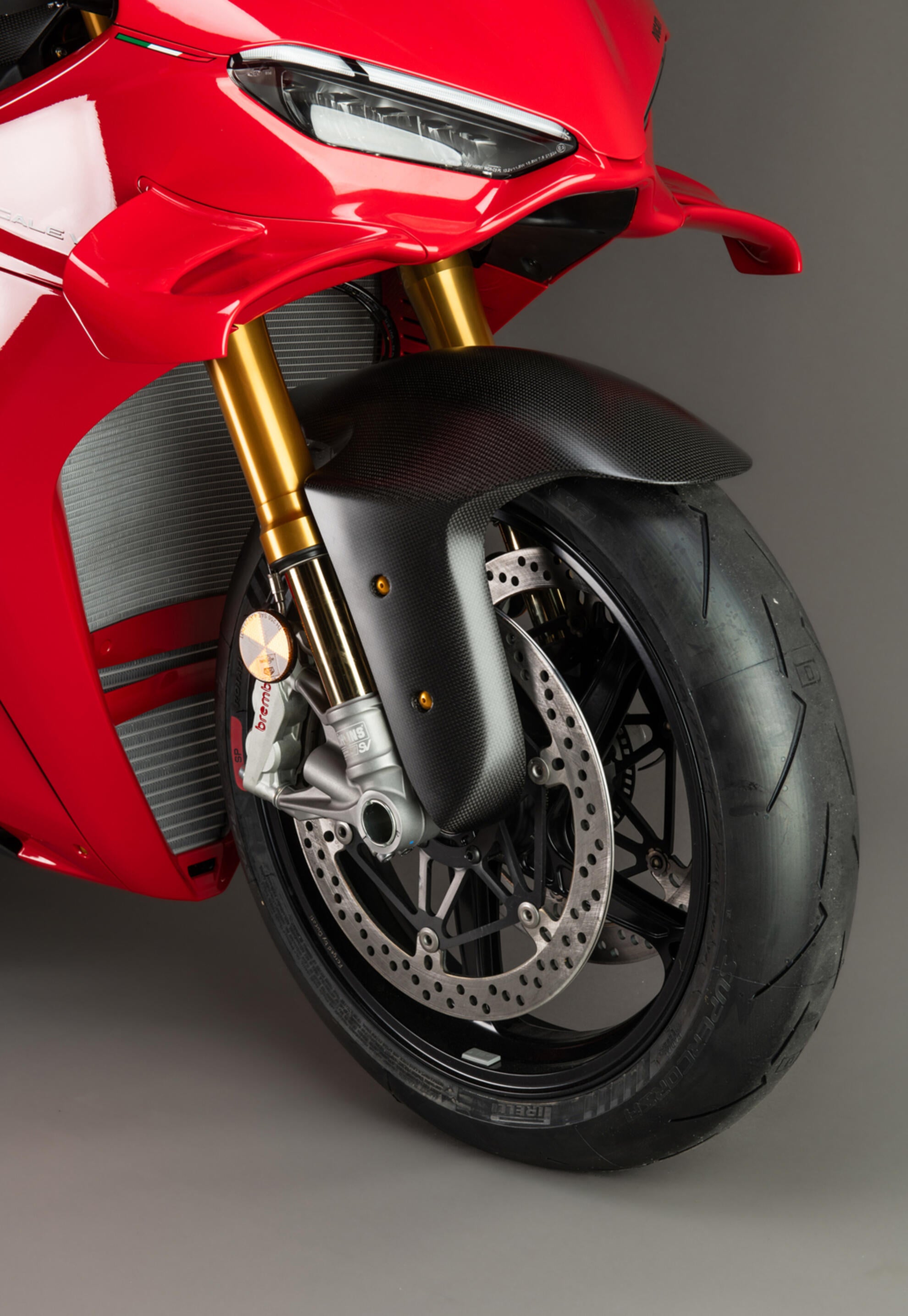 Ön çamurluk Carbon LighTech Ducati Panigale V4/S/R (25-26) CARD2410M 