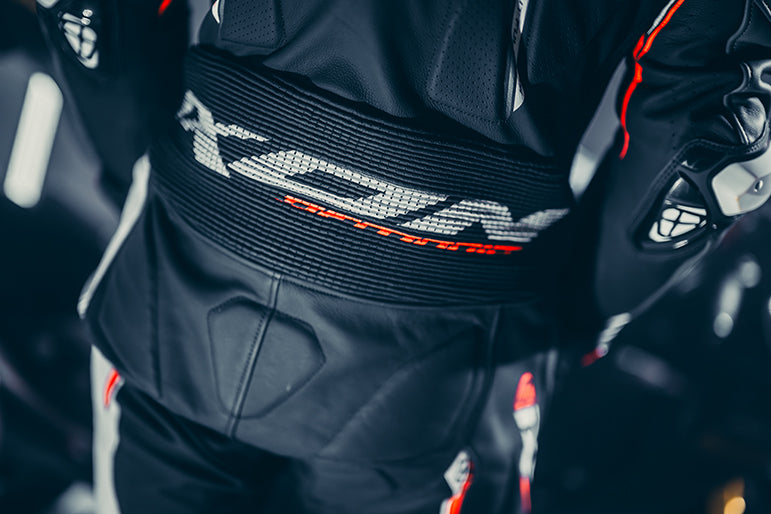 IXON Demonio overall Leren pak – Geperforeerde raceoverall | Heren | Rood/Zwart/Wit 