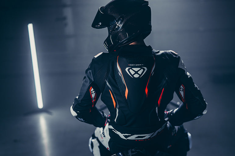 IXON Demonio overall Leren pak – Geperforeerde raceoverall | Heren | Rood/Zwart/Wit 