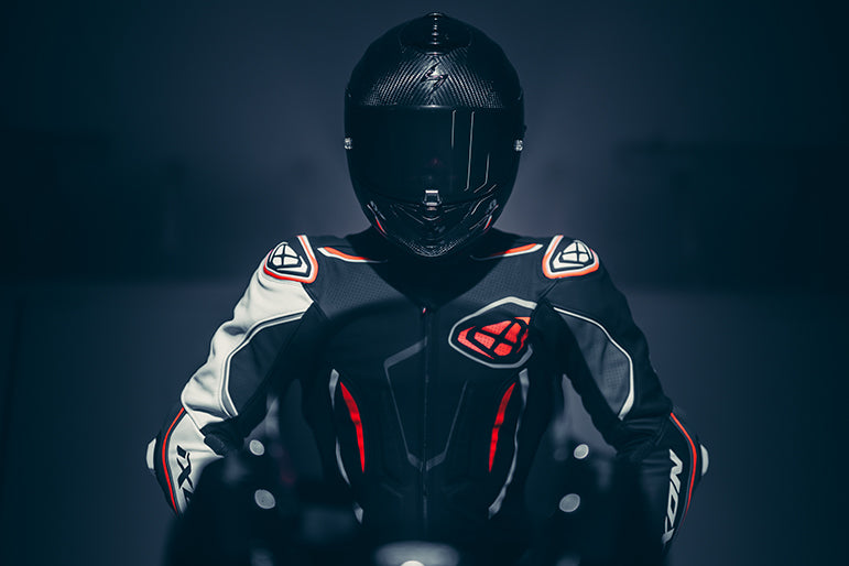 IXON Demonio overall Leren pak – Geperforeerde raceoverall | Heren | Rood/Zwart/Wit 