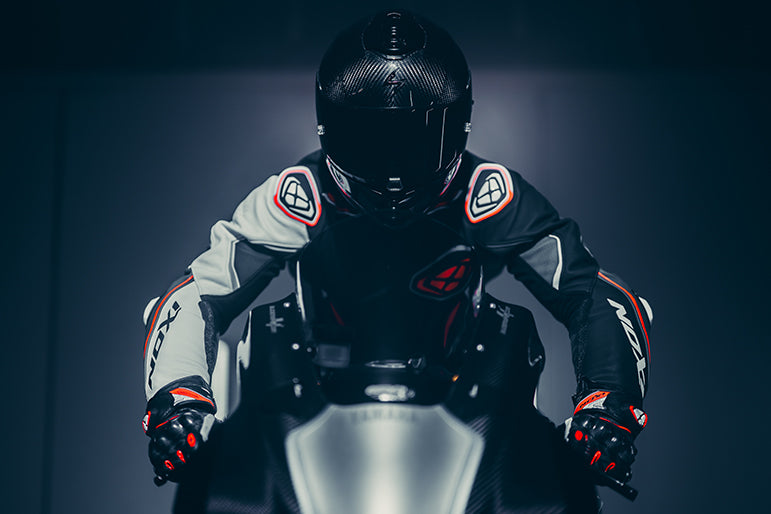 IXON Demonio overall Leren pak – Geperforeerde raceoverall | Heren | Rood/Zwart/Wit 