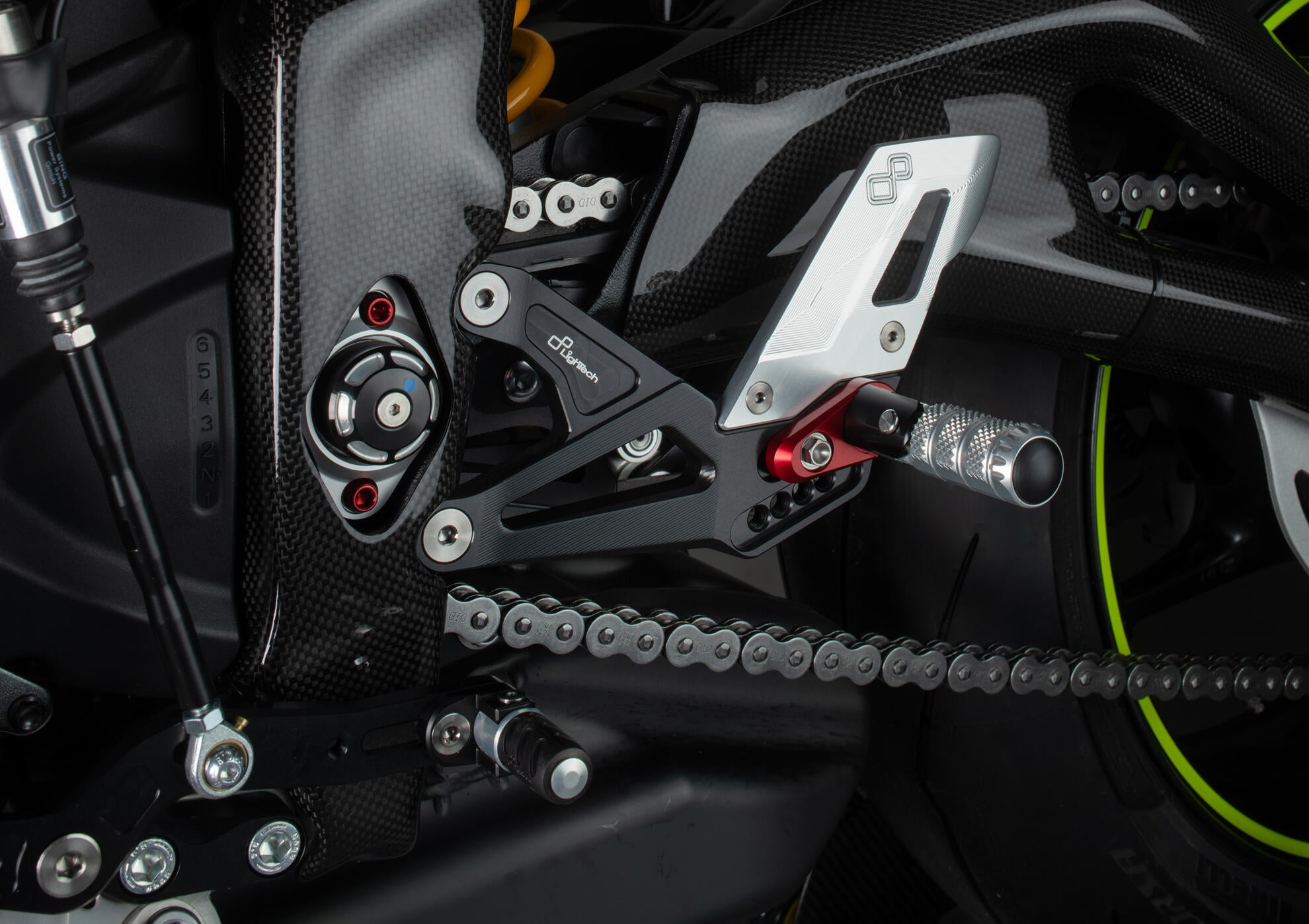 Fußrastenanlage R LighTech Triumph Street Triple 765 S / R / RS (17-26) FTRTR005R