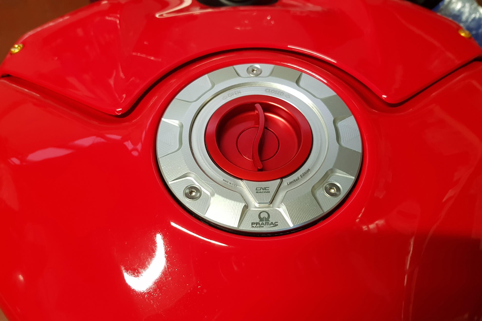 Fuel cap with quick release Pramac Racing Limited Edition CNC Racing Ducati Panigale V4/S (2025) TS423PR 