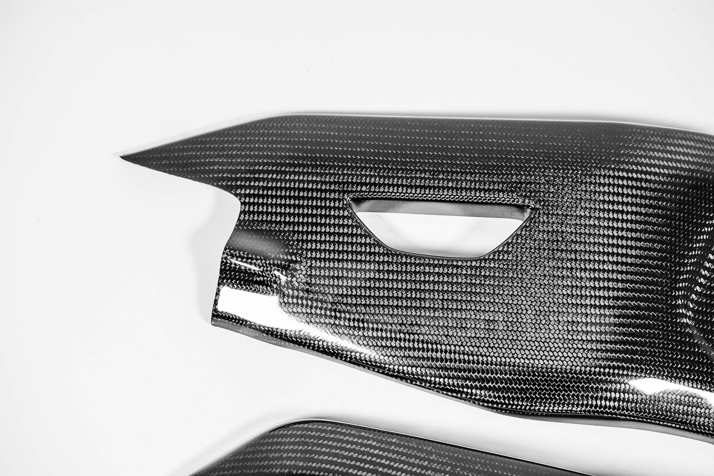 Couvercles de balancement 200g AP Carbon Line Yamaha YZF-R1/M RN32, RN49 et RN65 (15-25) 