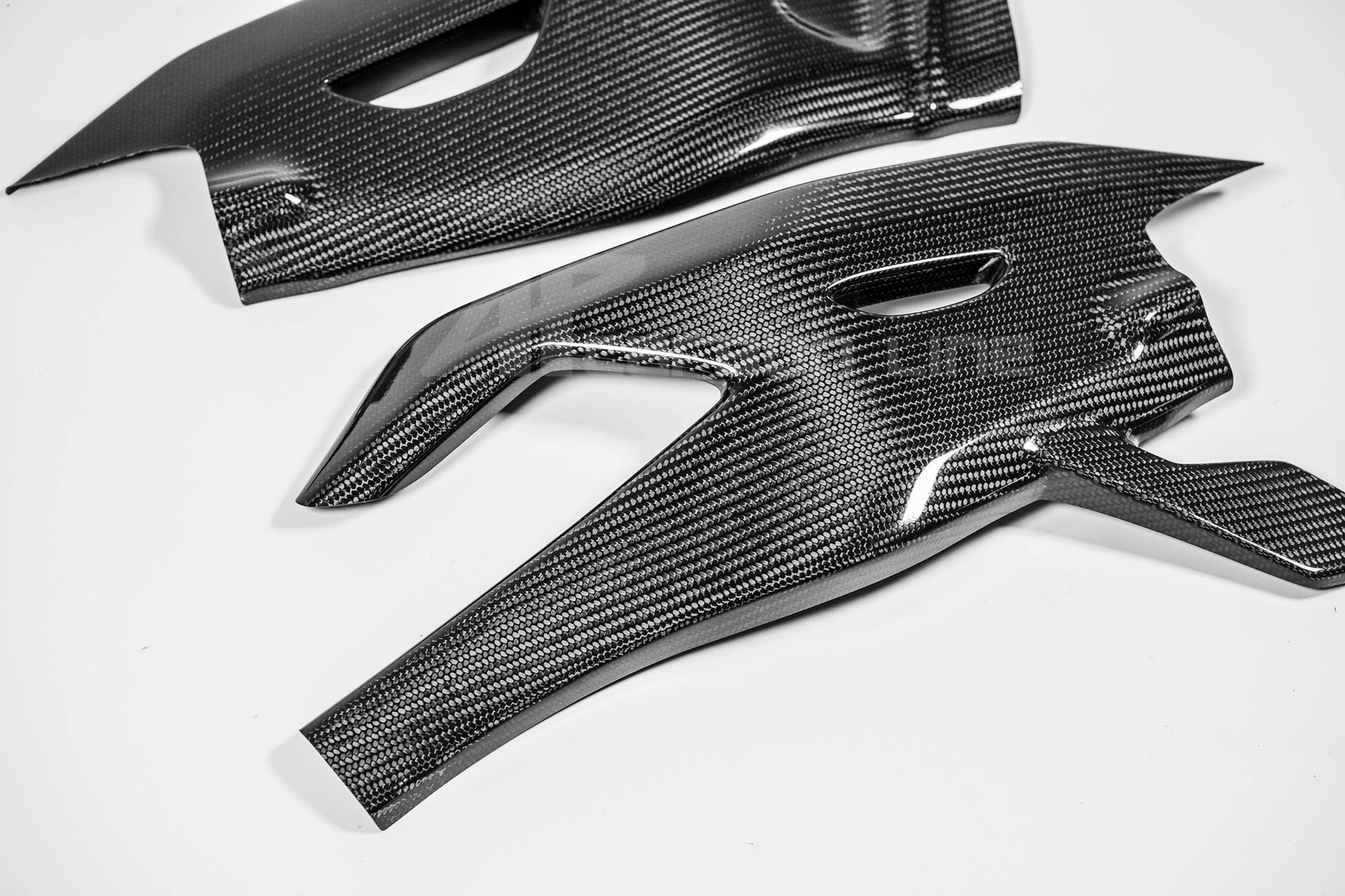 Couvercles de balancement 200g AP Carbon Line Yamaha YZF-R1/M RN32, RN49 et RN65 (15-25) 
