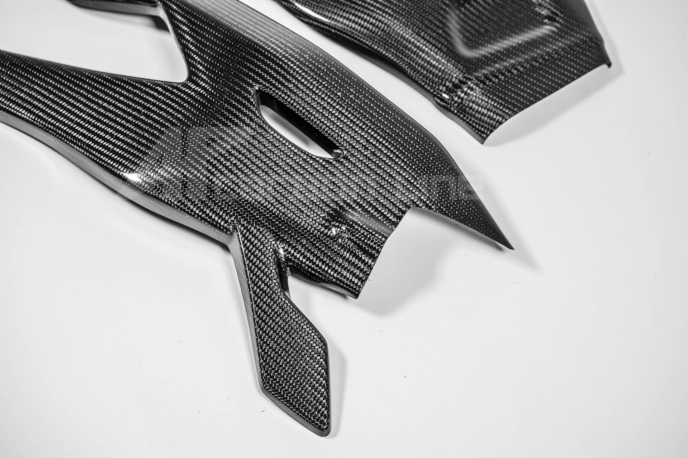 Couvercles de balancement 200g AP Carbon Line Yamaha YZF-R1/M RN32, RN49 et RN65 (15-25) 