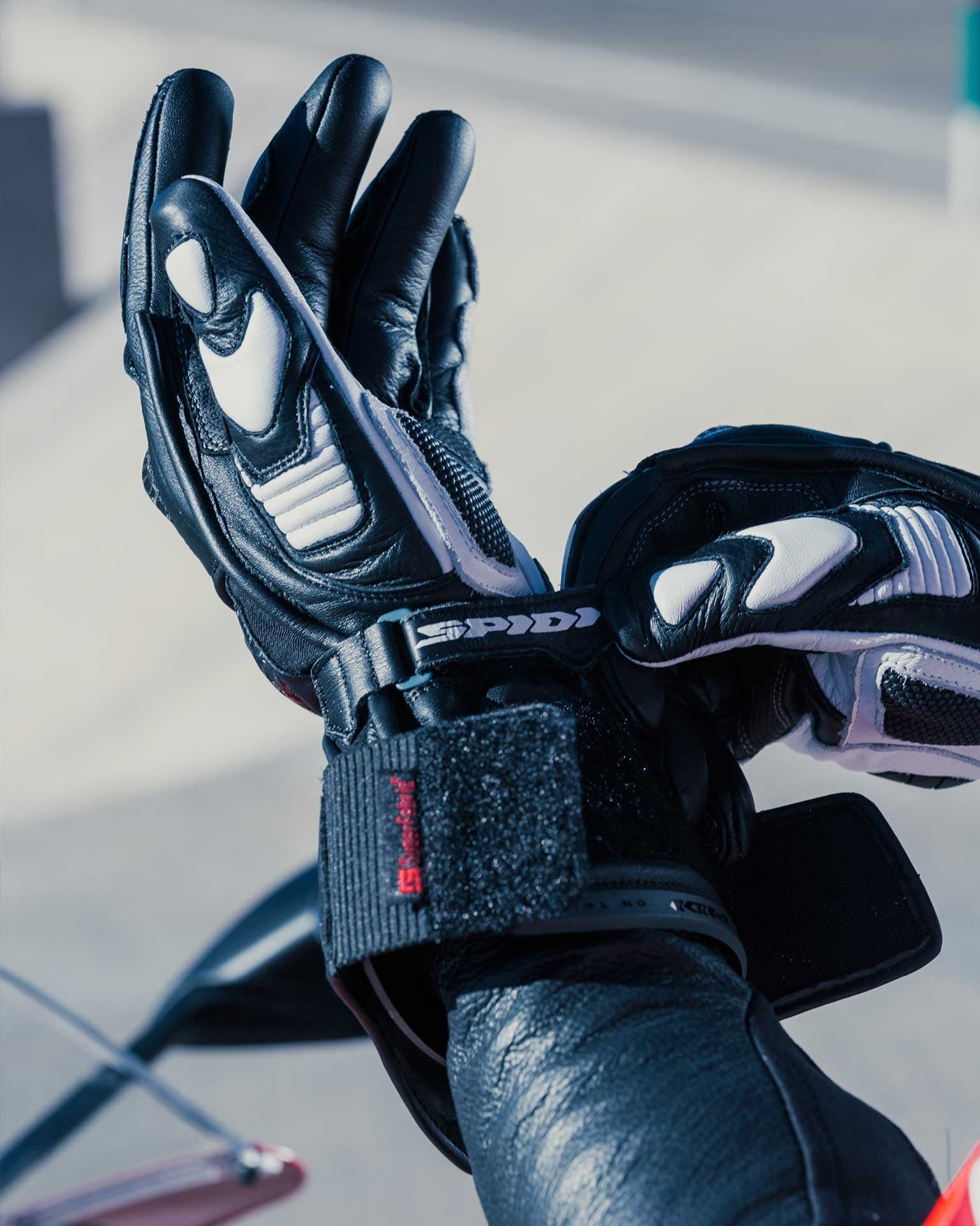 Spidi Carbo Track Evo Racing Motorrad Lederhandschuhe | Herren | Schwarz/Weiß | A203011